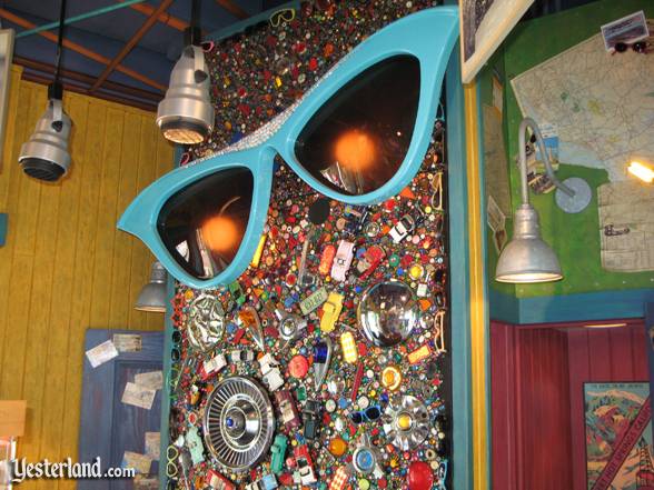 Photo of Sunglass Shack art: 2007 by Werner Weiss.