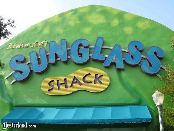 Photo of Sunglass Shack sign: 2007 by Werner Weiss.