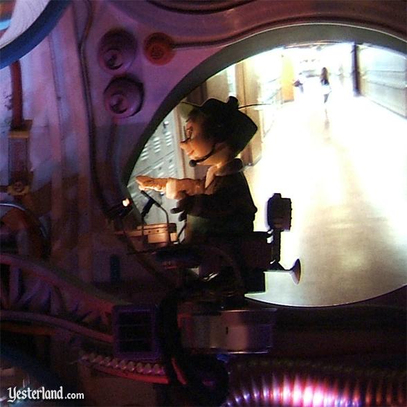 Buzzy in front of “eye” at Cranium Command