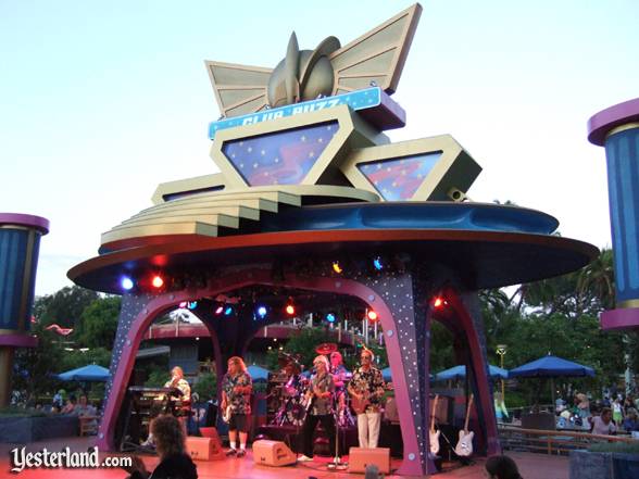 Papa Doo Run Run at the Club Buzz Stage in 2005