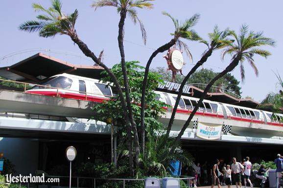 Photo of the Tomorrowland Station in 2006 with Monorail Red