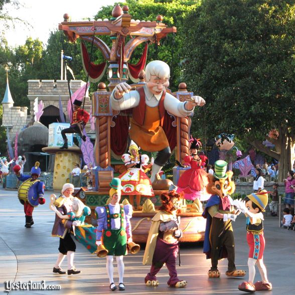 [Disneyland] Nouvelle parade: Disney Magic Happens (28 février 2020) Year2009_dreamsparade2007ww