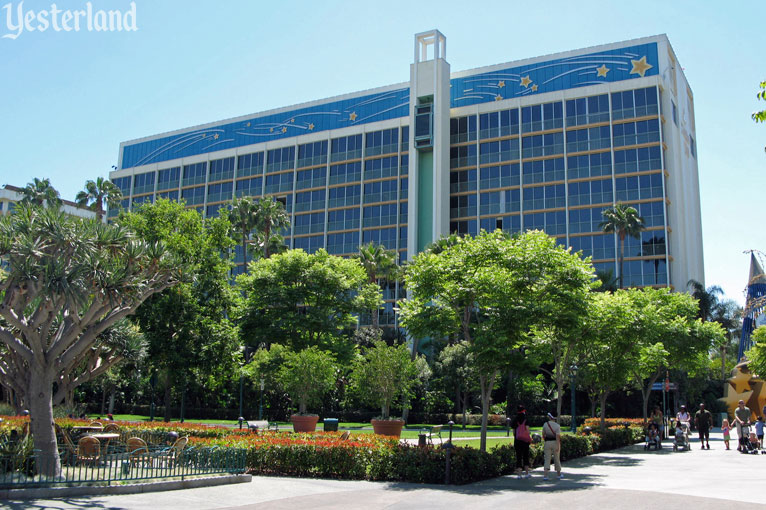 Looking Glass Elevator at the Disneyland Hotel