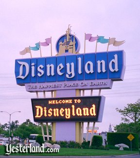 Photo of the newer Disneyland sign