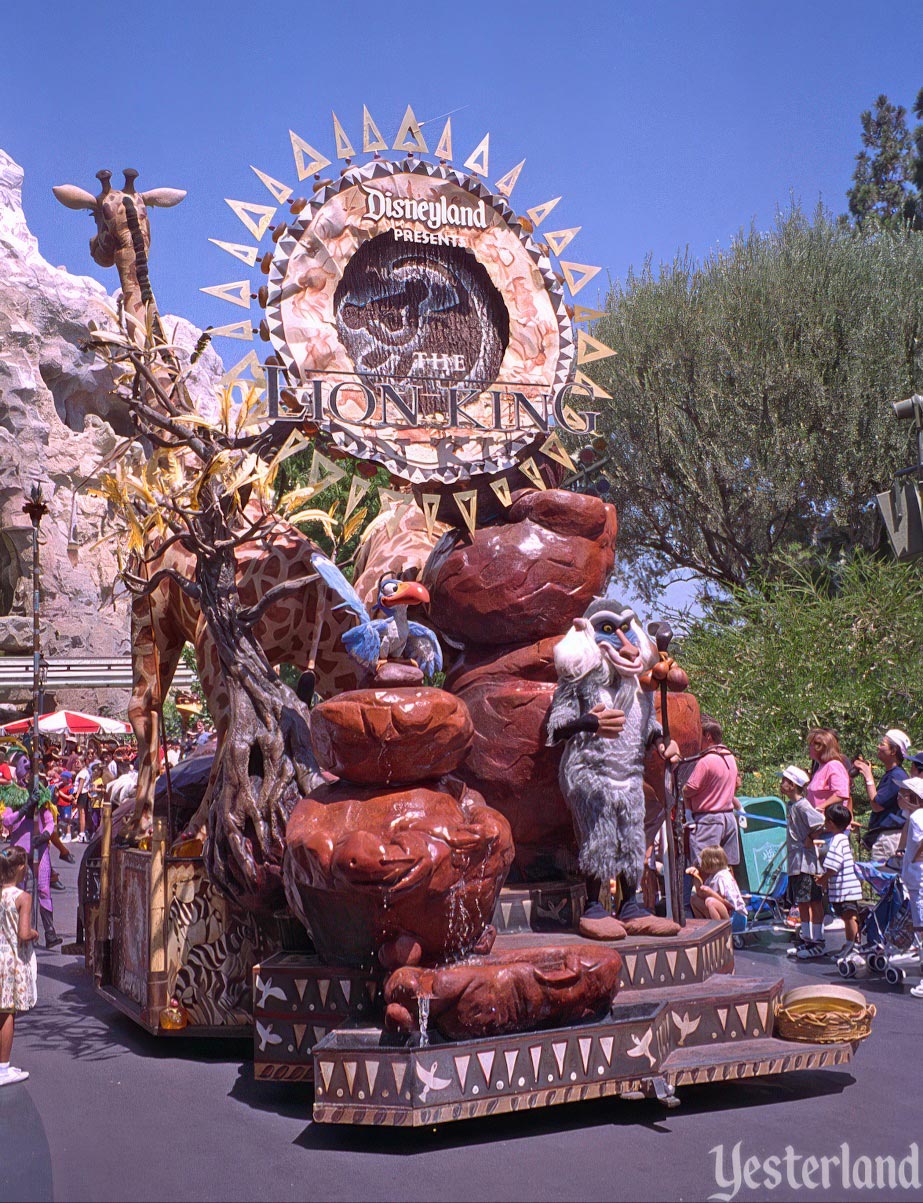 Anciennes Parades des Resorts Américains Lionking_titlefloat1996ww