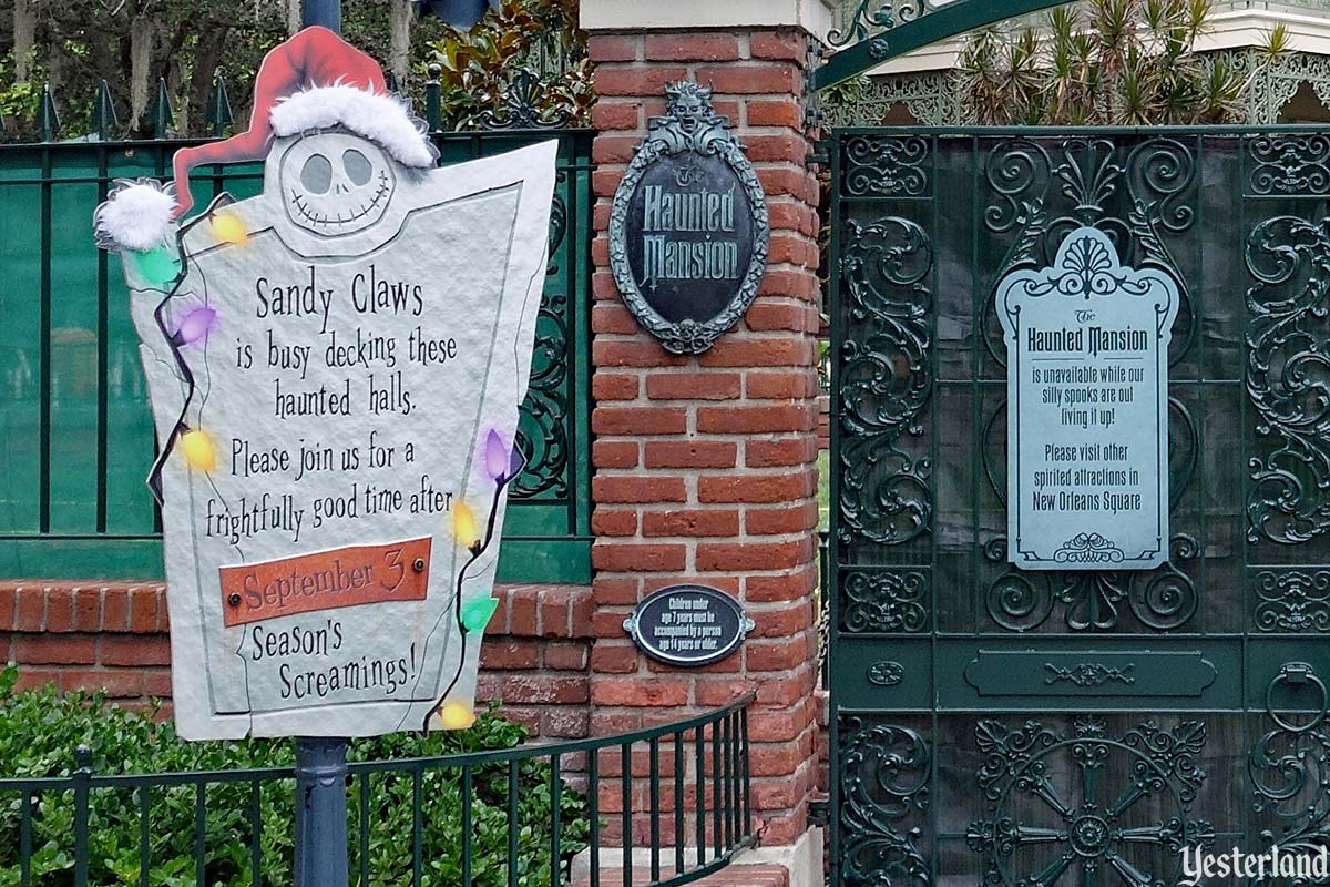 Haunted Mansion Holiday, Disneyland