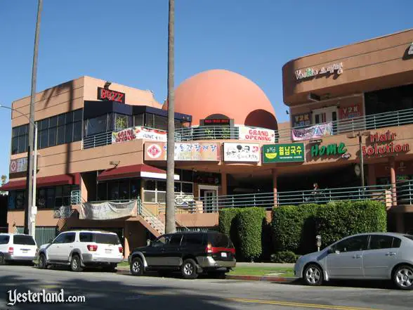 Photo of Brown Derby Plaza