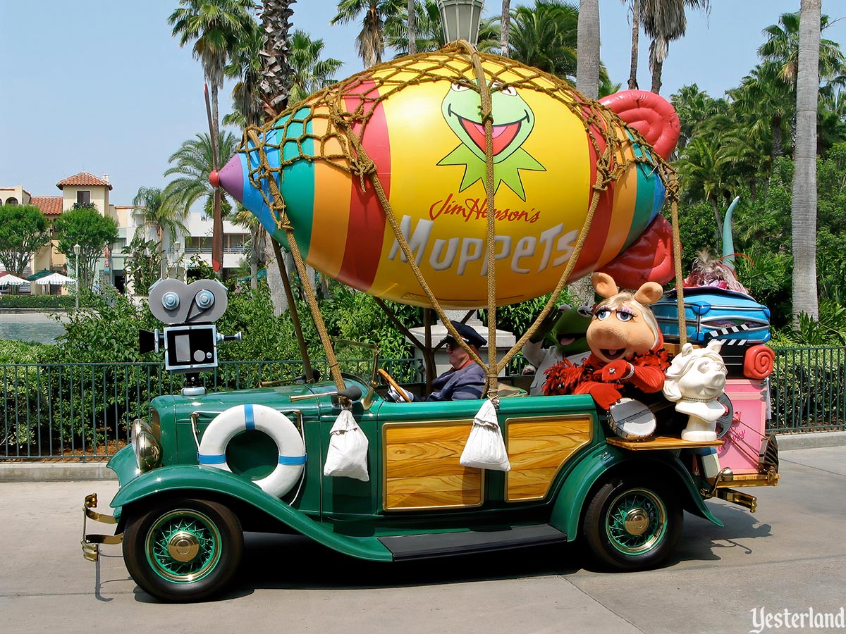 Jim Henson’s Muppets car in Disney Stars and Motor Cars parade