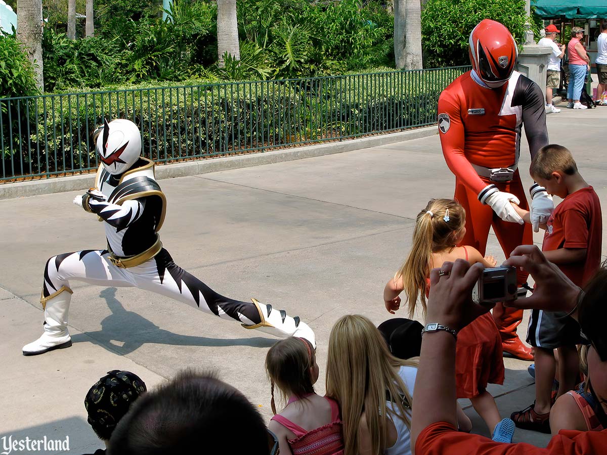 Mighty Morphin Power Rangers in Disney Stars and Motor Cars parade