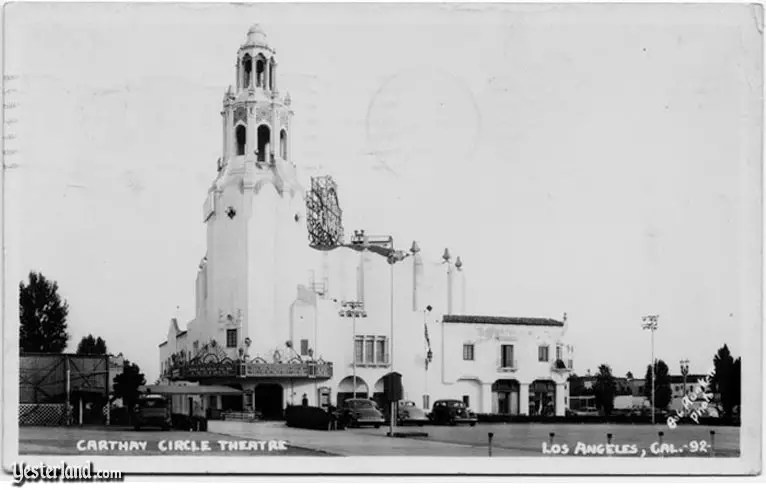 A postcard of the Carthay Circle Theatre in Los Angeles
