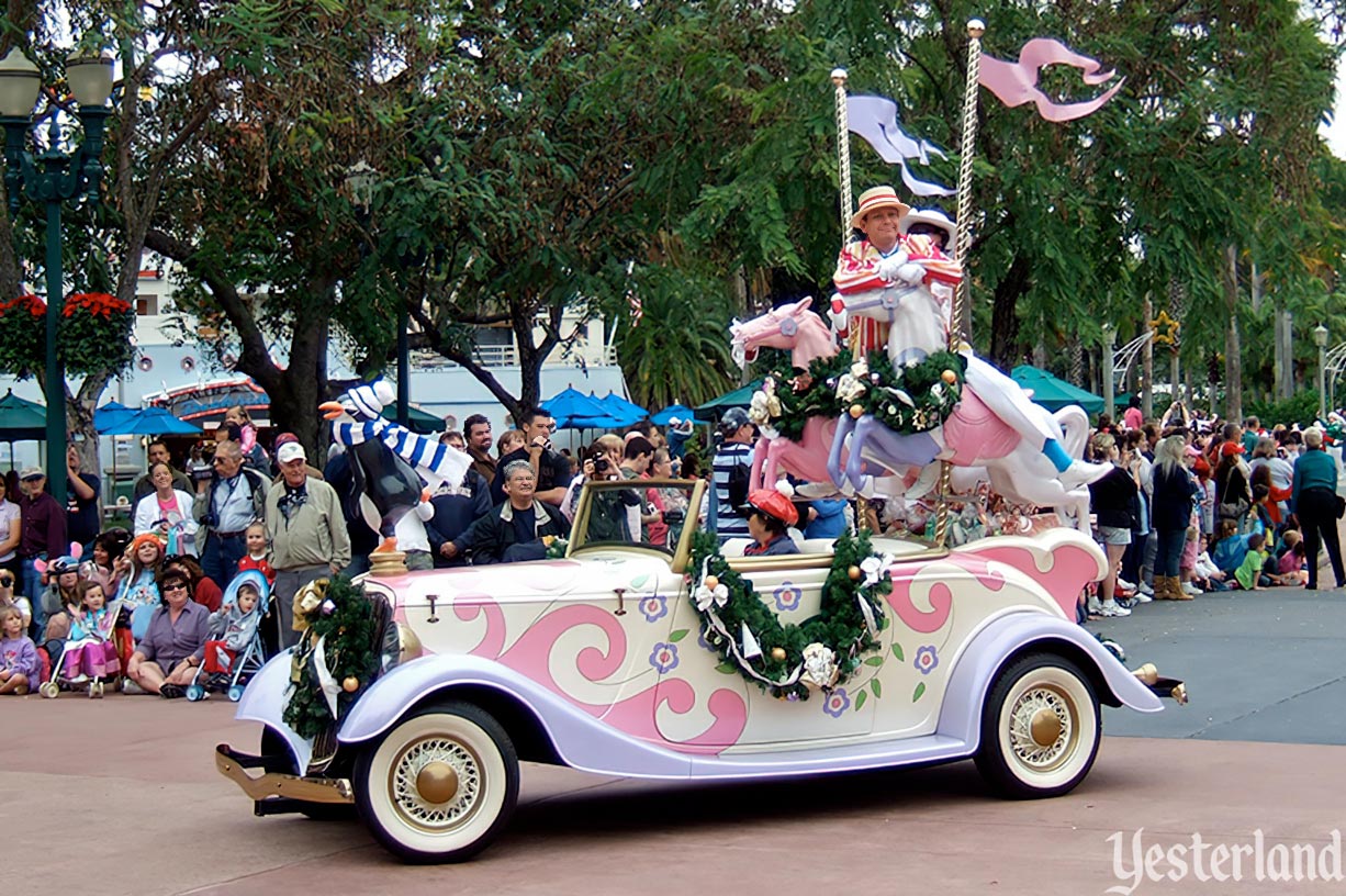 Hollywood Holly-Day Parade at Disney-MGM Studios