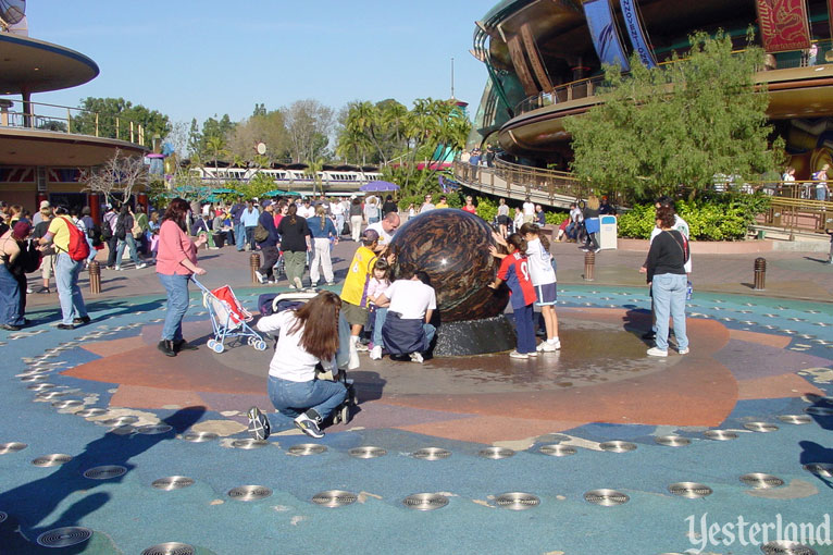 Cosmic Waves, Disneyland